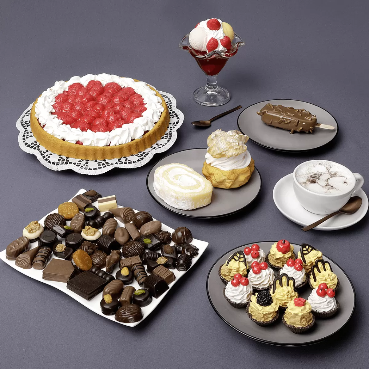 Outlet DecoWoerner Bunte Petits Fours Lebensmittel-Attrappe mehrfarbig