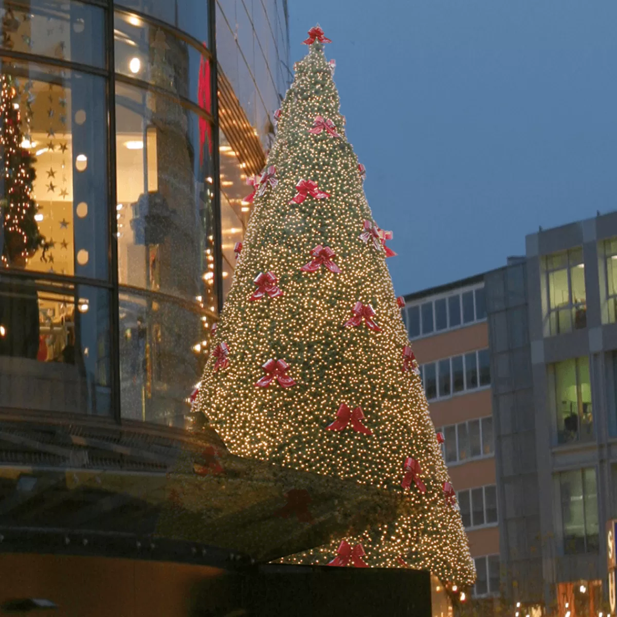 New DecoWoerner Gigant Baum Mit LED Warm, Außen, 1000 Cm grün