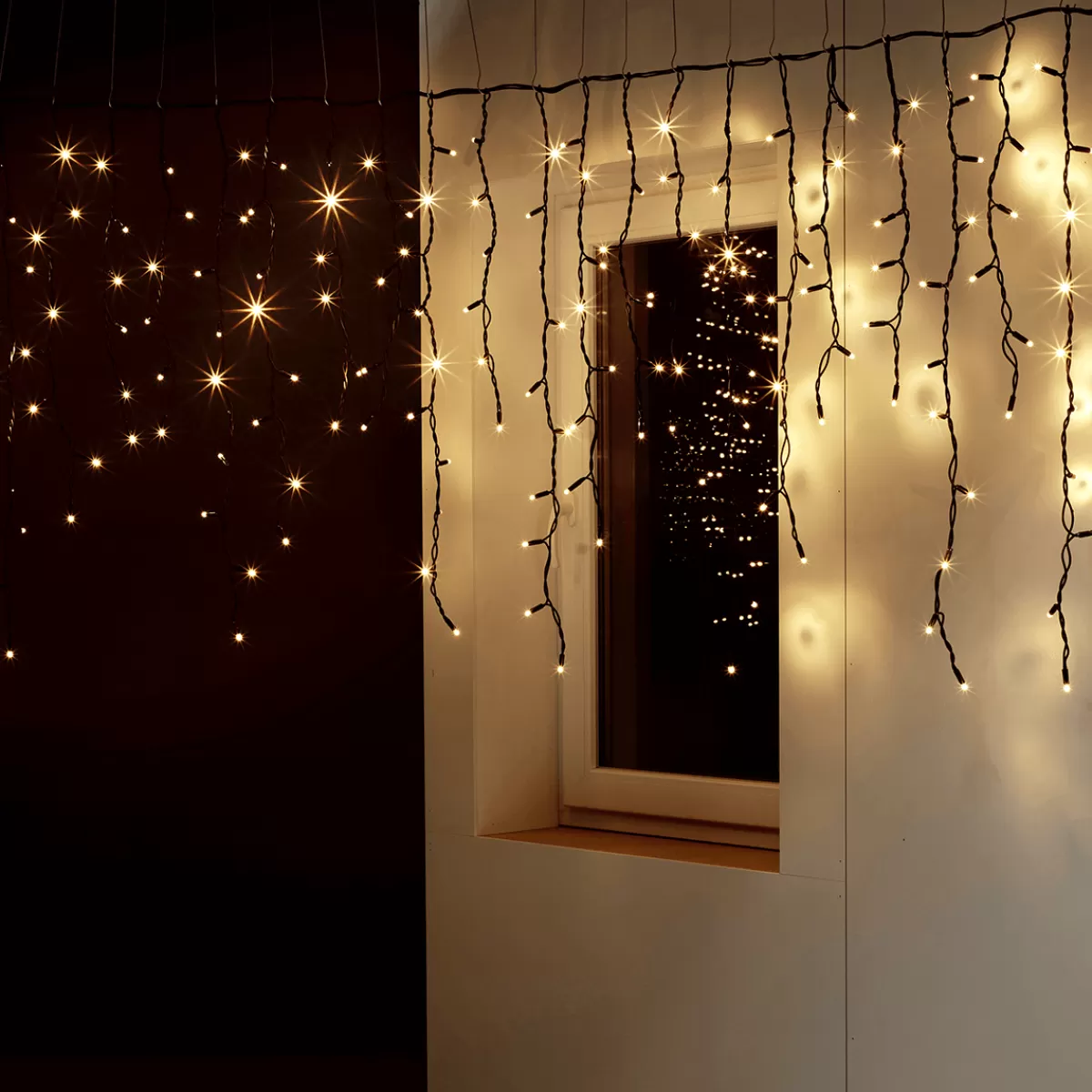 Hot DecoWoerner Icicle-Light Lichterkette 300 X 100cm IP44, Schwarz