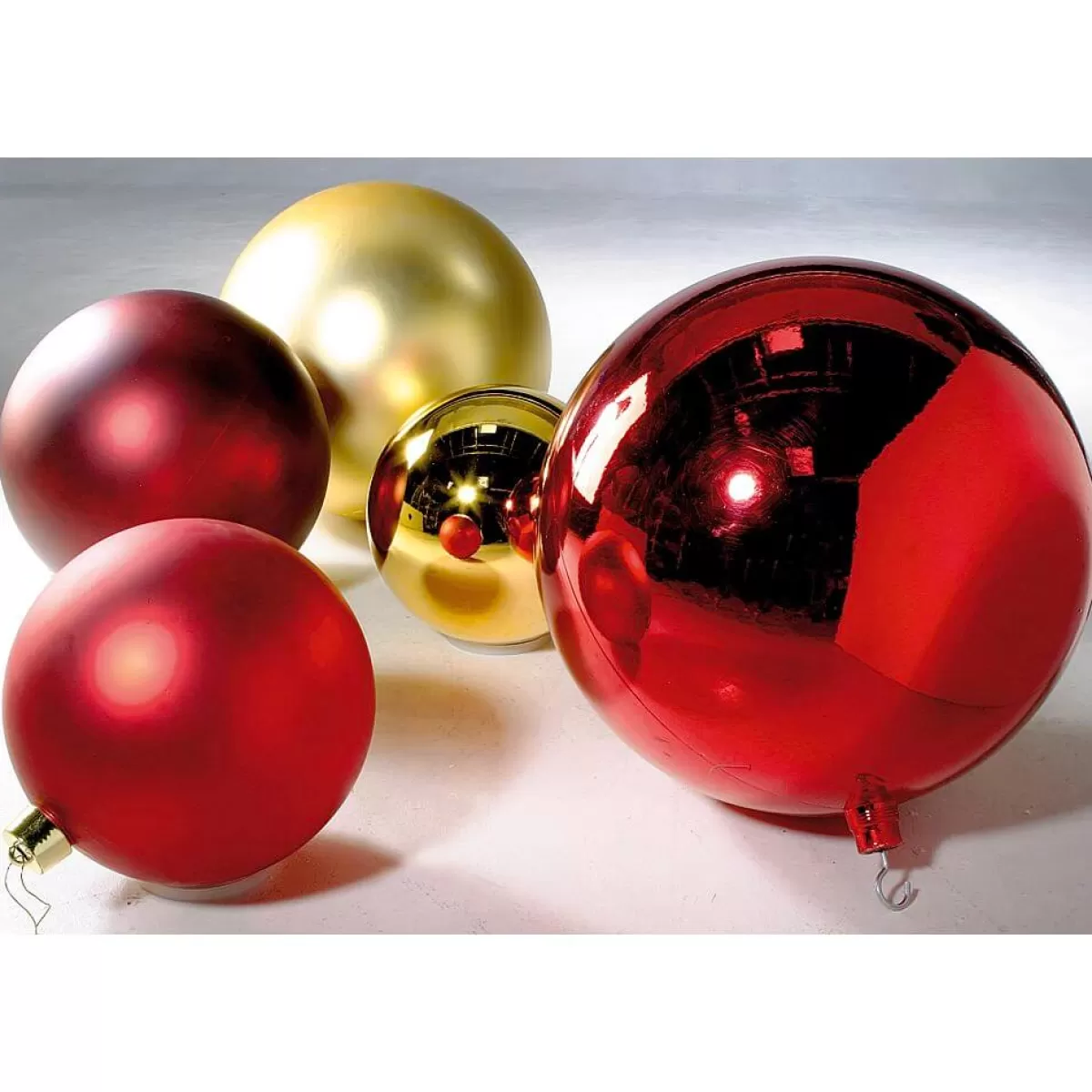 Cheap DecoWoerner Weihnachtskugel XXL Matt, 30 Cm gold